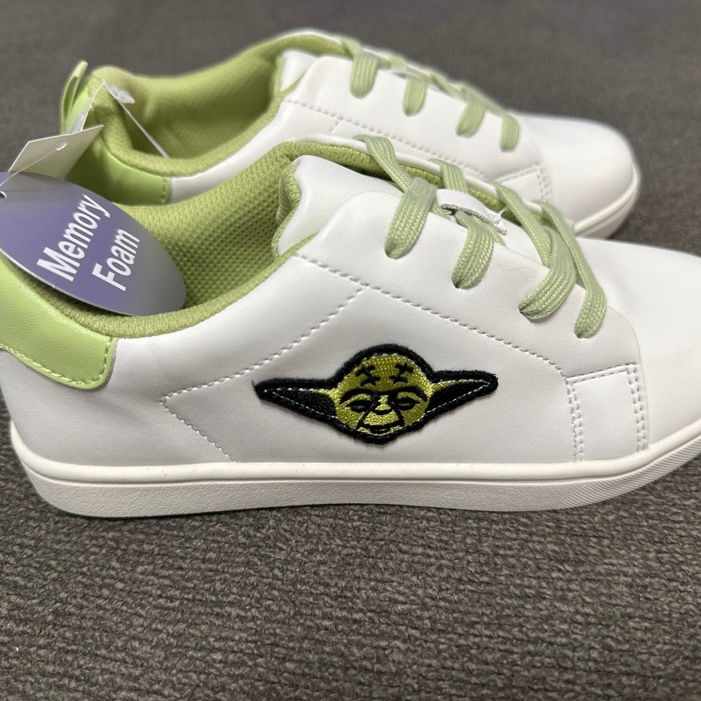 Gap Star Wars Baby Yoda Green Sneakers Size 3 Unisex New
